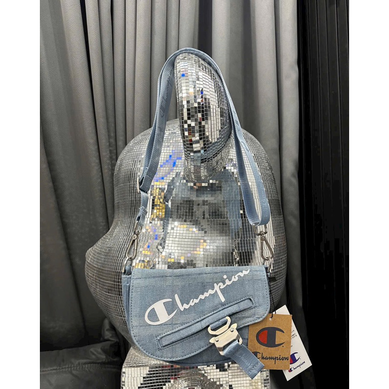 Túi đeo chéo champion denim