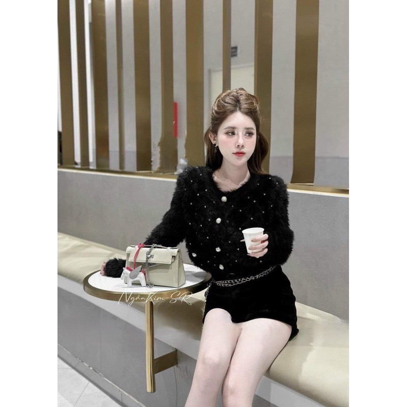 Áo len lông thỏ Glandie phối cúc ngọc sang chảnh