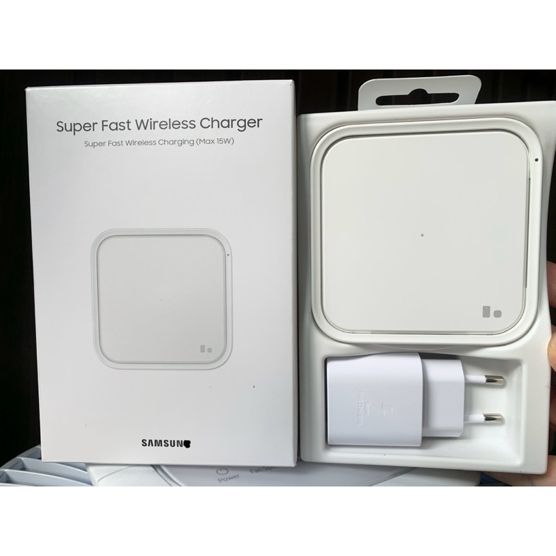 Đế sạc nhanh không dây Samsungg EP-P2400 Chính Hãng Full Box