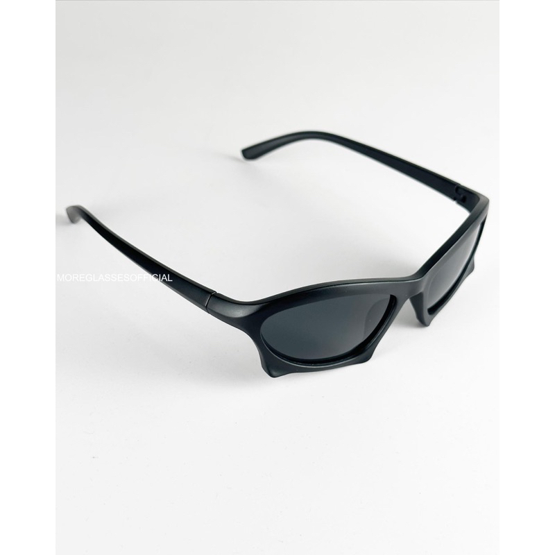 Kính mát có sẵn MOREGLASSES phong cách Y2K Punk tròng kính chống UV 400 ảnh thật tặng kèm túi đựng và khăn lau