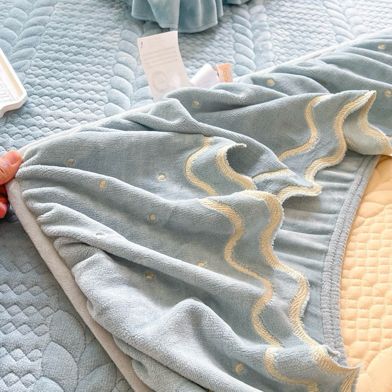 Set Ga Gối Nỉ bánh bèo điệu đà xinh xắn với những đường Trần tỉ mỉ
