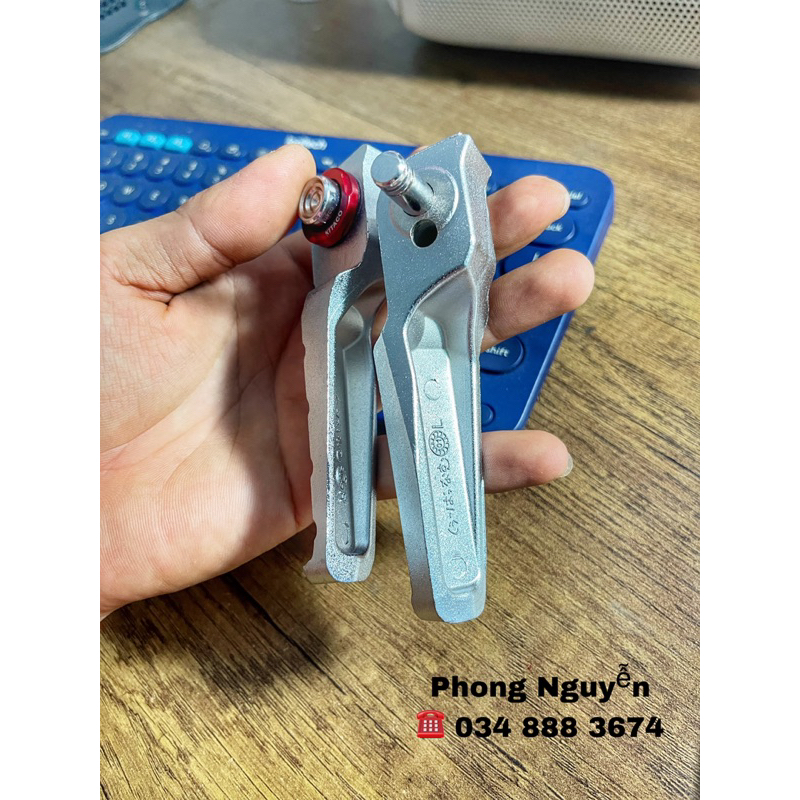 Gát chân sau nhôm đúc gắn xe honda yamaha