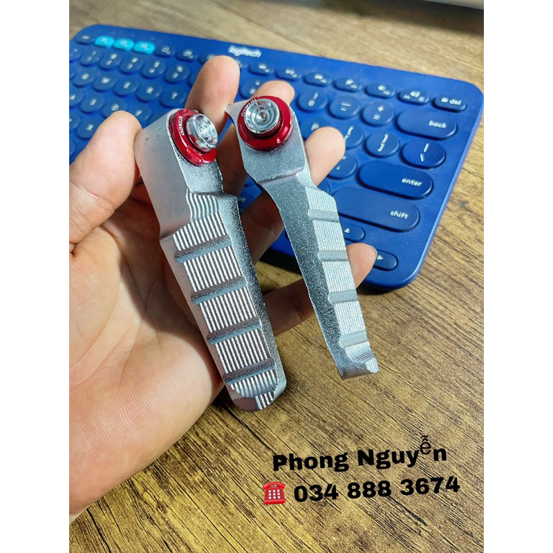 Gát chân sau nhôm đúc gắn xe honda yamaha