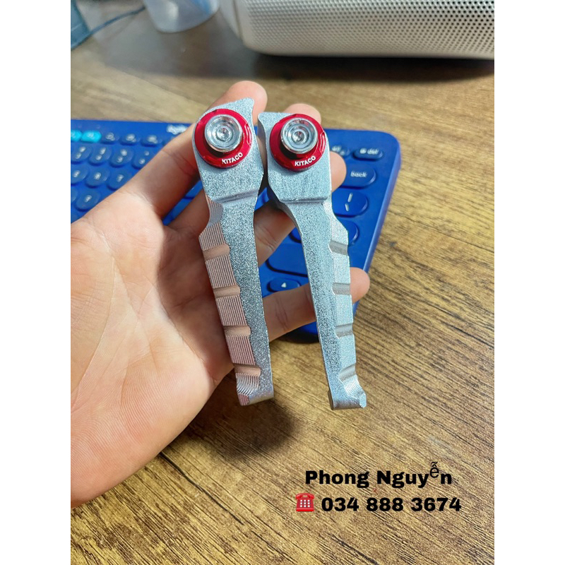 Gát chân sau nhôm đúc gắn xe honda yamaha