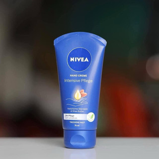 Hàng Đức Kem dưỡng da tay Nivea Hand Creme chiết xuất từ dầu hạnh nhân và bơ hạt mỡ
