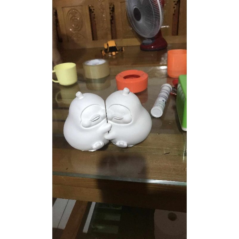 Tượng tô màu cặp đôi