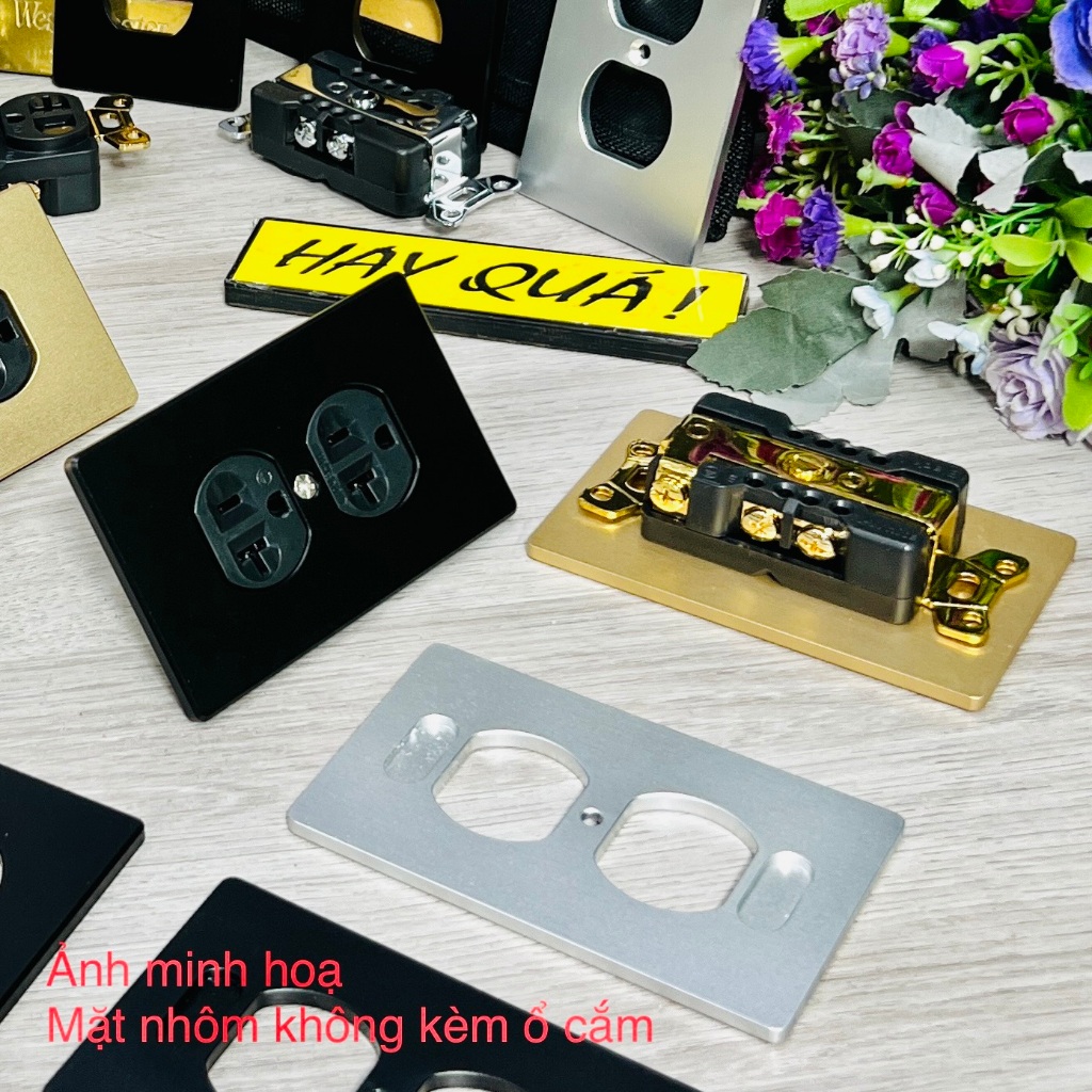(1 cái) Mặt nhôm ổ cắm - Kích thước tiêu chuẩn - Chất liệu nhôm anode - Chưa bao gồm ổ cắm