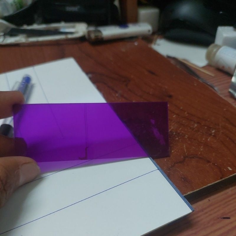 Miếng kính test bài. dùng để kiểm tra bài áp tròng