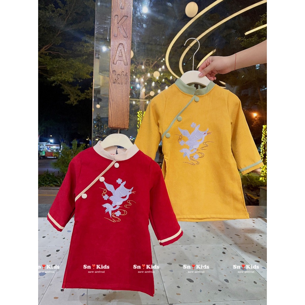 Áo dài cách tân thêu chim hạc 2024 bé trai