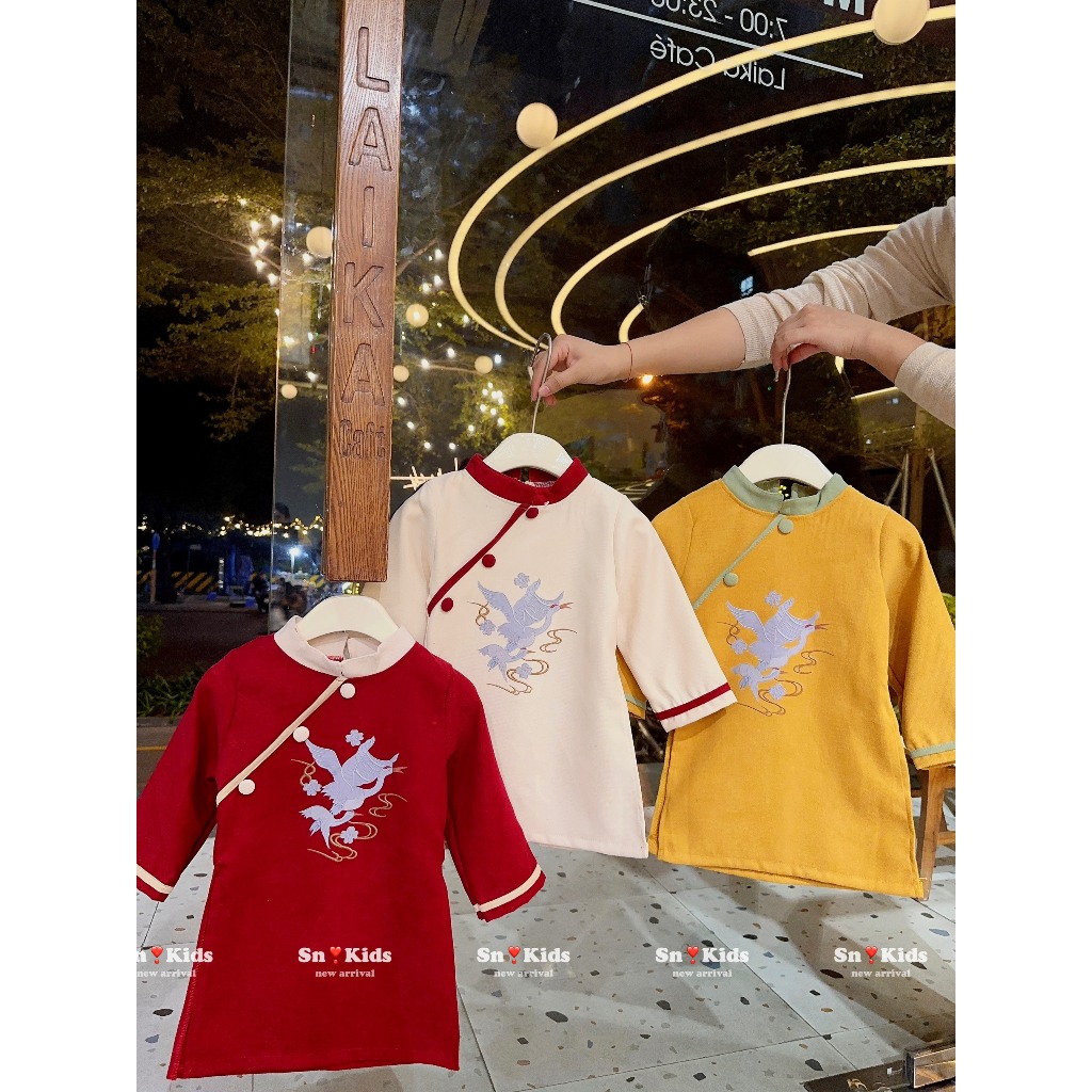 Áo dài cách tân thêu chim hạc 2024 bé trai