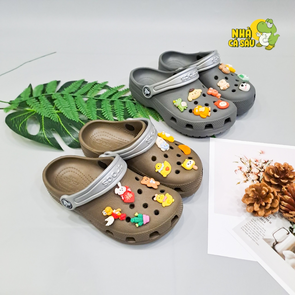 Dép cross classic trẻ em chính hãng màu nâu tặng jbbitz sticker 3D, dép sục cross bé trai hàng xuất dư VNXK Nhà Cá Sấu