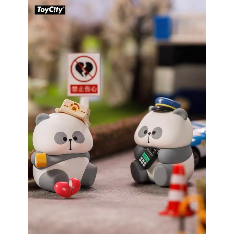 ToyCity x Mr Pa Car of Career mô hình trưng bày