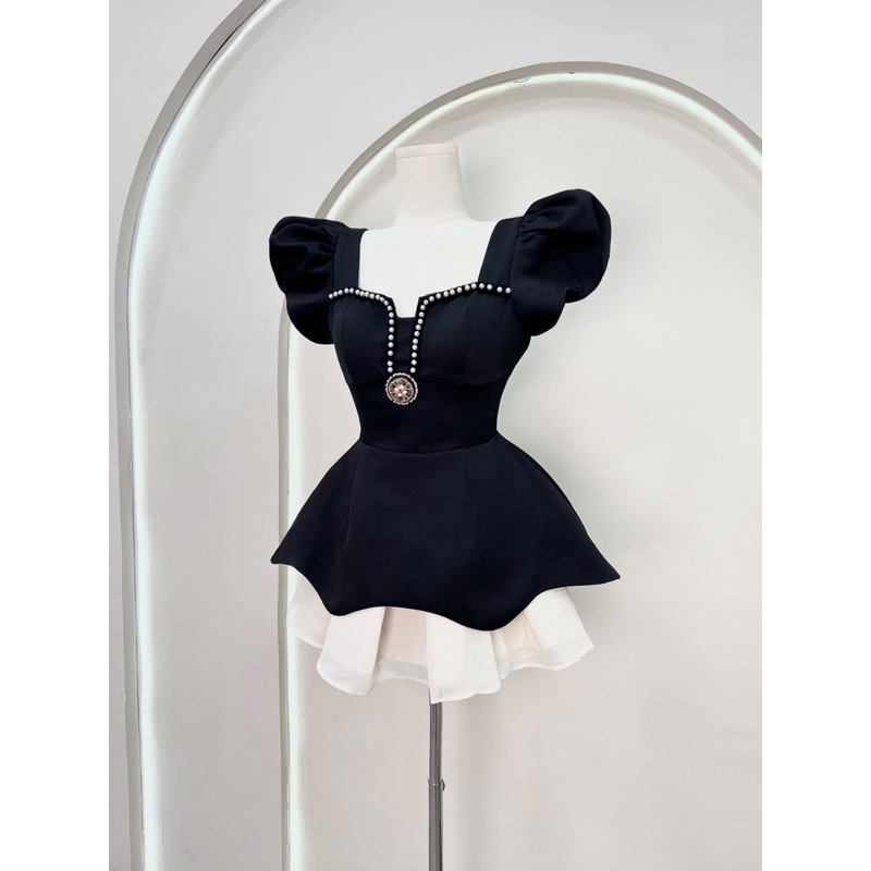 Đầm xoè tay phồng kết cườm phối tag ngực