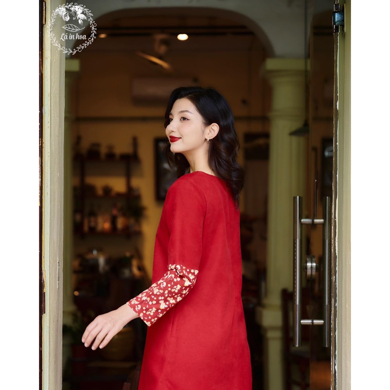 Váy Nhung Đỏ Đun Thêu Tay Hồng Hạc Phối Hoa Thiết Kế Lá In Hoa