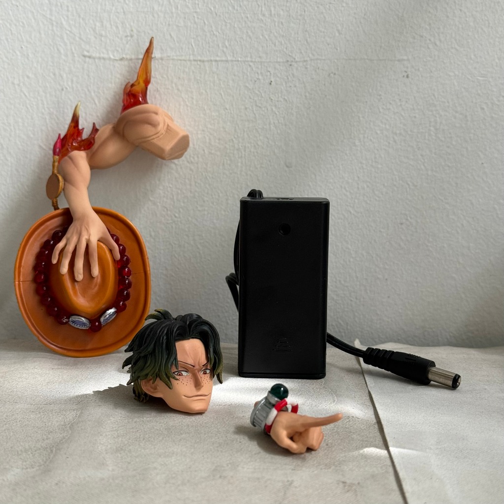 Mô hình Thuyền của Ace + Ace ngồi cao 36CM - Mô hình thuyền Ace có LED cực đẹp -Thuyền one piece Ace Hỏa Quyền