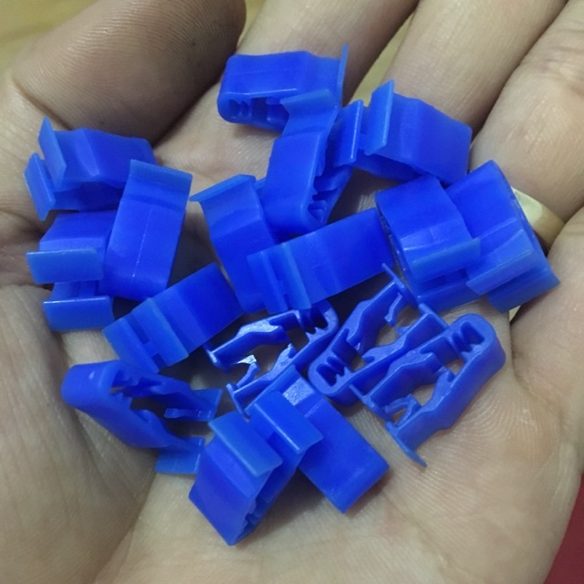 BÁT  NHỰA KẸP DÀN ÁO  Click Vario AB 125 150 160 /Winner X - SH - AB - Vario - Click - Vision