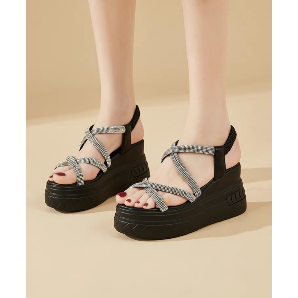 Sandal đế xuồng dây chéo phối đá