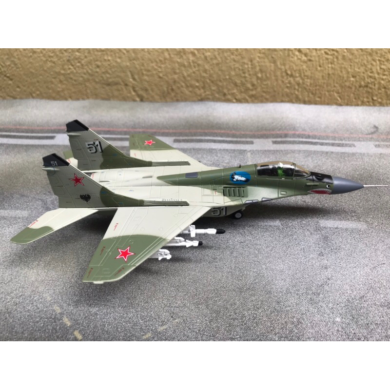 Mô hình Máy bay Tiêm kích MIG 29 1:100