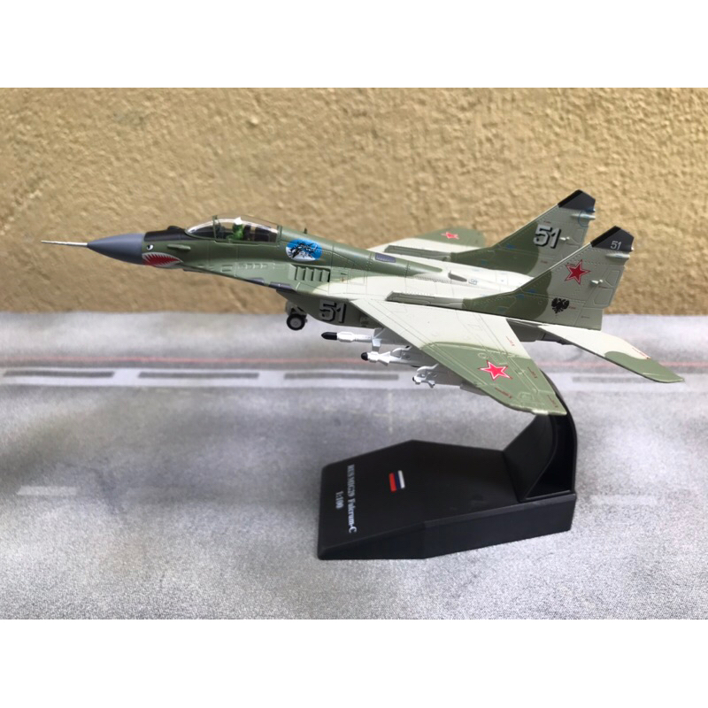 Mô hình Máy bay Tiêm kích MIG 29 1:100