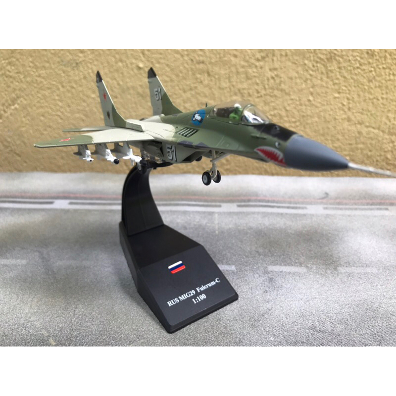 Mô hình Máy bay Tiêm kích MIG 29 1:100