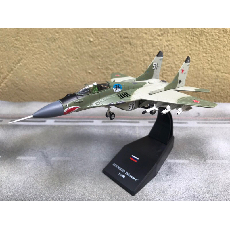 Mô hình Máy bay Tiêm kích MIG 29 1:100
