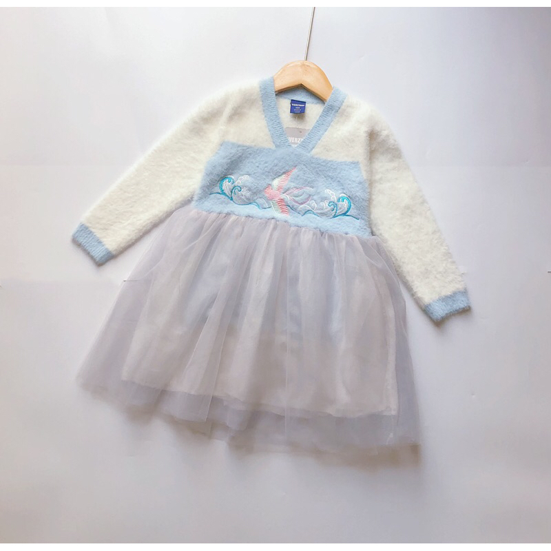 Váy len hoạ tiết thêu cho bé gái