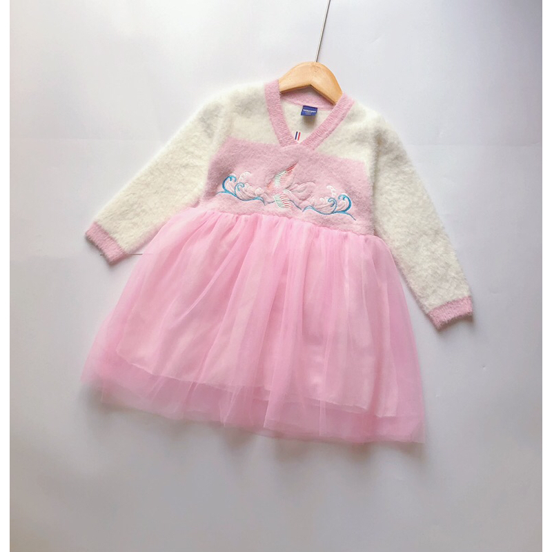 Váy len hoạ tiết thêu cho bé gái