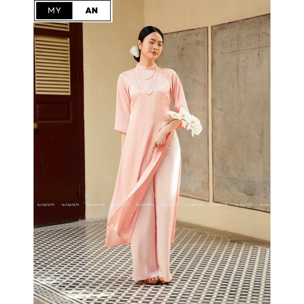 Áo dài cách tân dáng xuông gấm hoa gió mềm mại thanh lịch