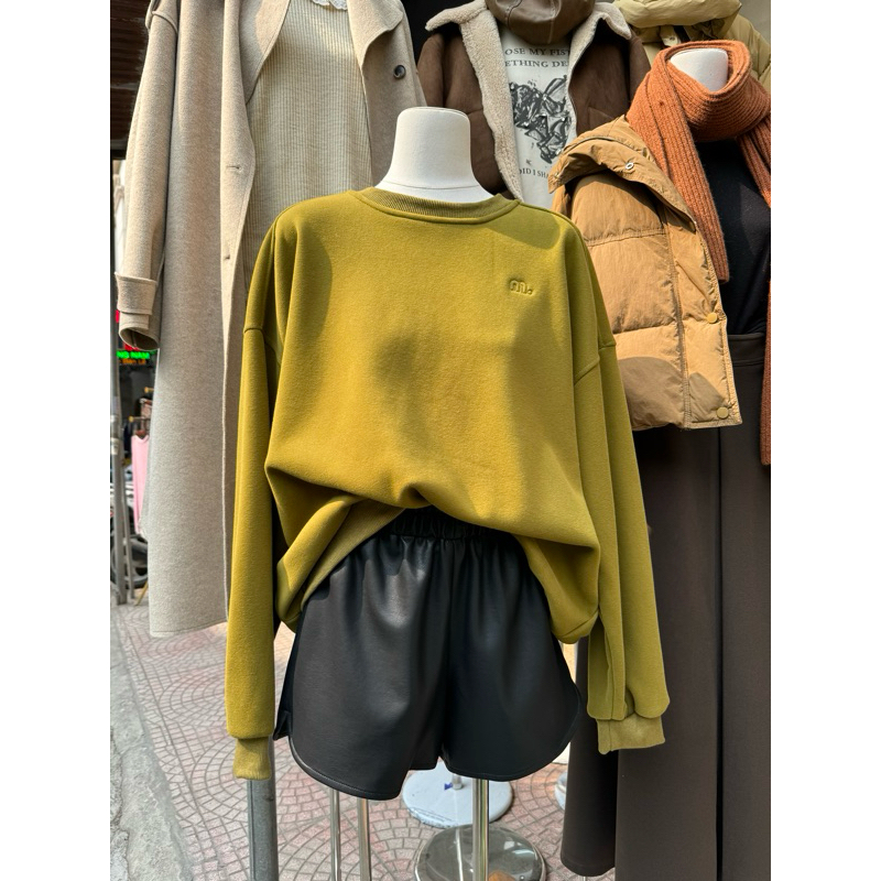 ÁO NỈ CHỮ M CỔ TRÒN FROM RỘNG VỪA PHẢI HÀNG QC MS28891