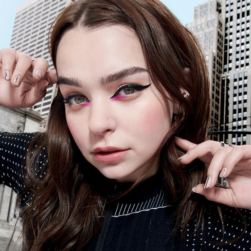 Bút Kẻ Mắt Nước Đậm Màu Không Lem Trôi Maybelline Tattoo Liner 48h Liquid Pen