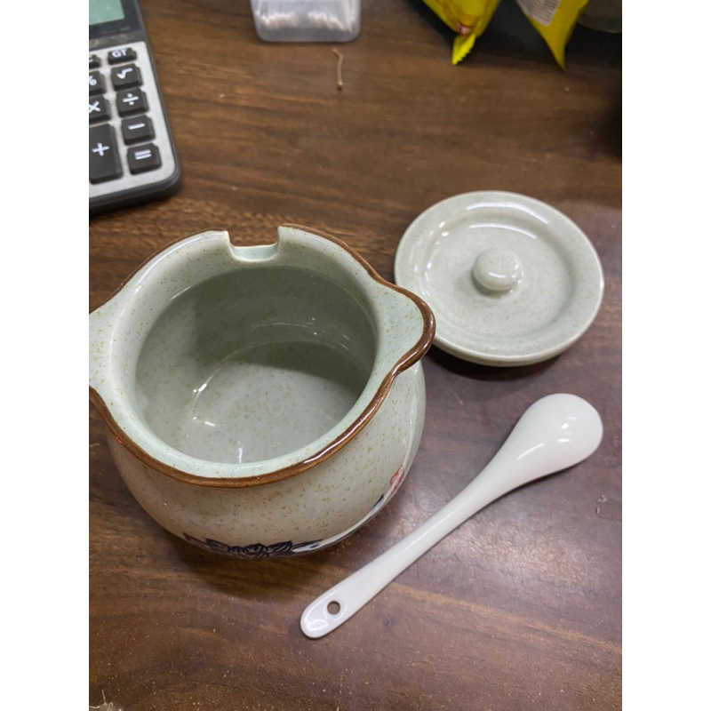 Hũ liễn gốm đựng thực phẩm có lắp đậy kèm thìa 300ml