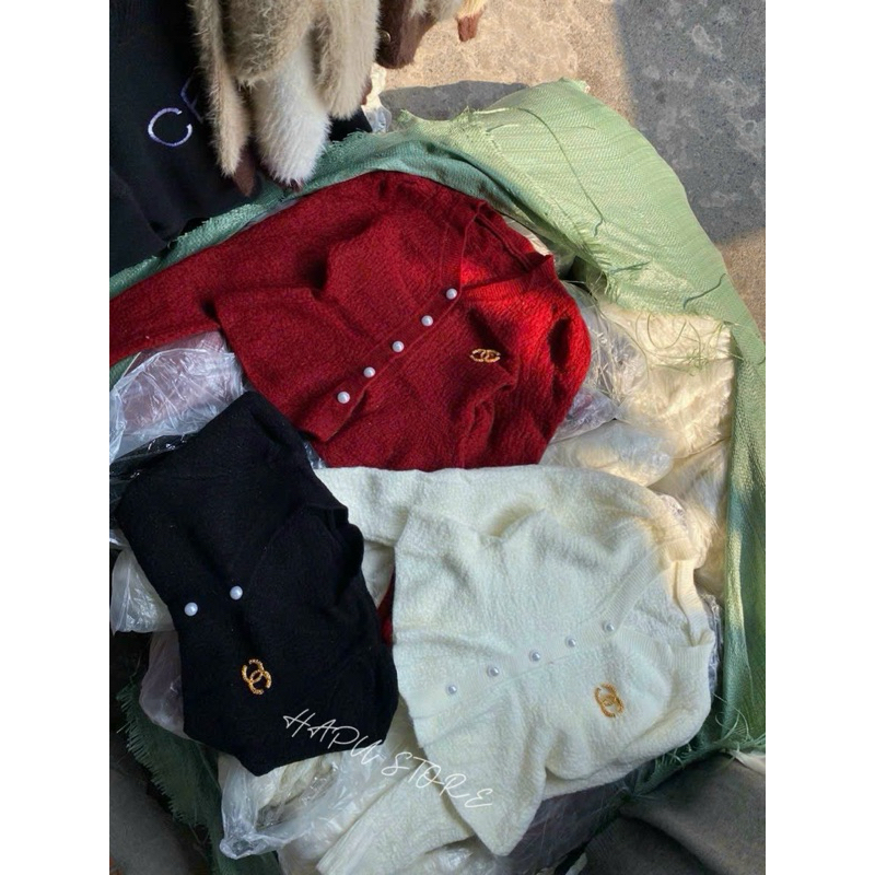 Áo Len Nhũ Đính Khuy Ngọc Dáng Pelum Cài Tag Ngực