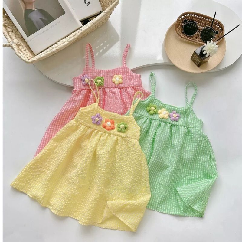 Đầm baby doll 2 dây caro đính hoa , thời trang cho bé gái chất liệu mát mẻ cho mùa hè .