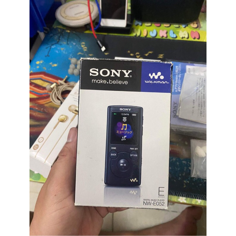MÁY NGHE NHẠC SONY WALKMAN E052 FULL BOX