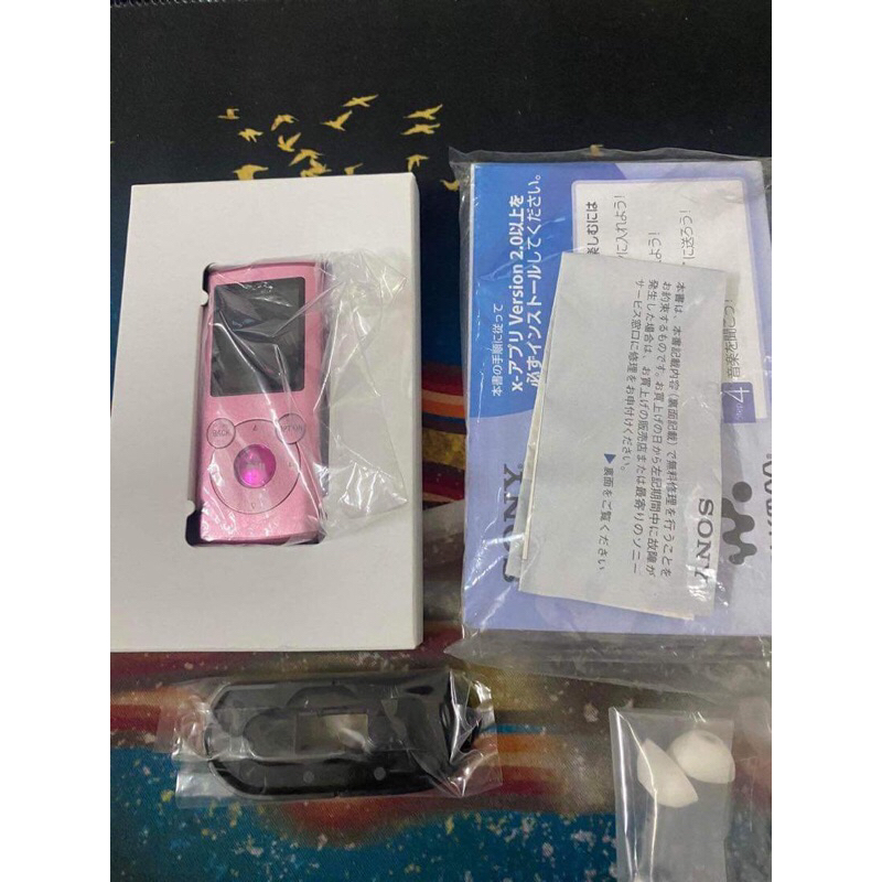 MÁY NGHE NHẠC SONY WALKMAN E052 FULL BOX