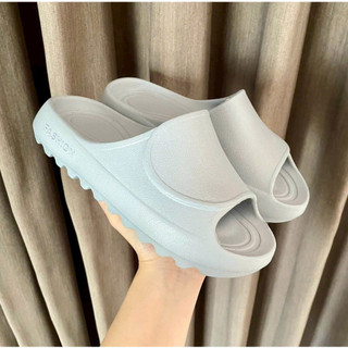Dép siêu nhẹ quai ngang nam đúc nguyên khối mã 559
