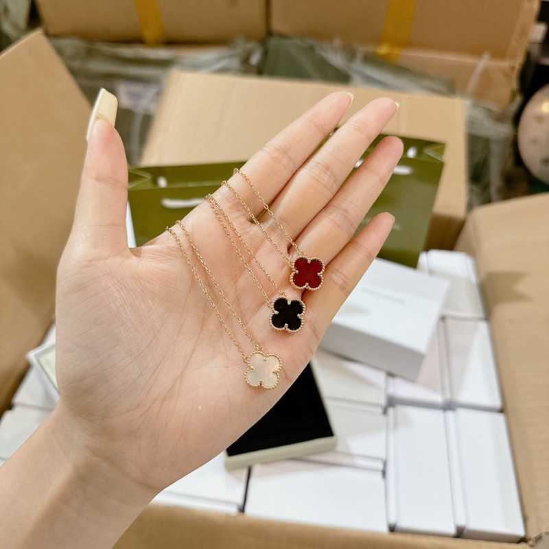 Vòng cổ hoa 4 cánh full box