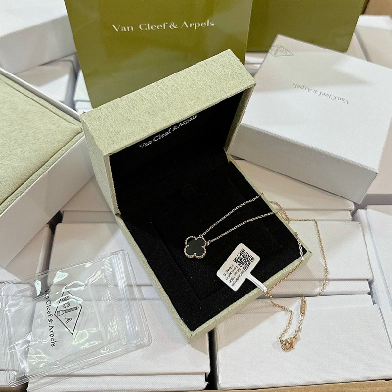 Vòng cổ hoa 4 cánh full box