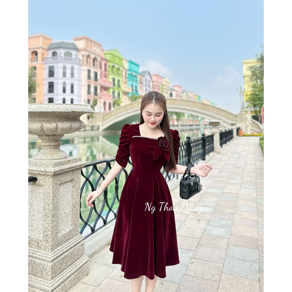 Váy nhung cổ vuông dá hoa ngực công sở dự tiệc nữ dáng xòe trang tríb hoa trẻ trung, đầm thiết kế MQ Boutique cao cấp