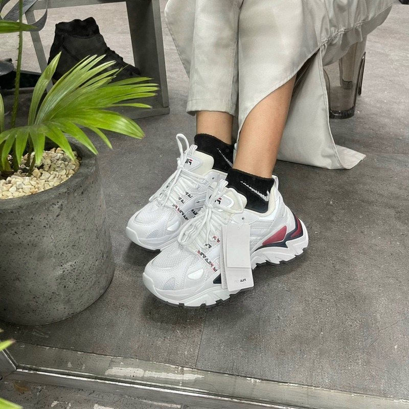 Giày Fila Interation Chunky, sự phá cách tinh tế