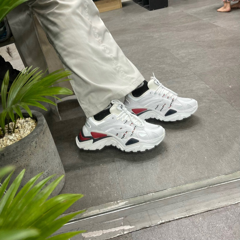 Giày Fila Interation Chunky, sự phá cách tinh tế