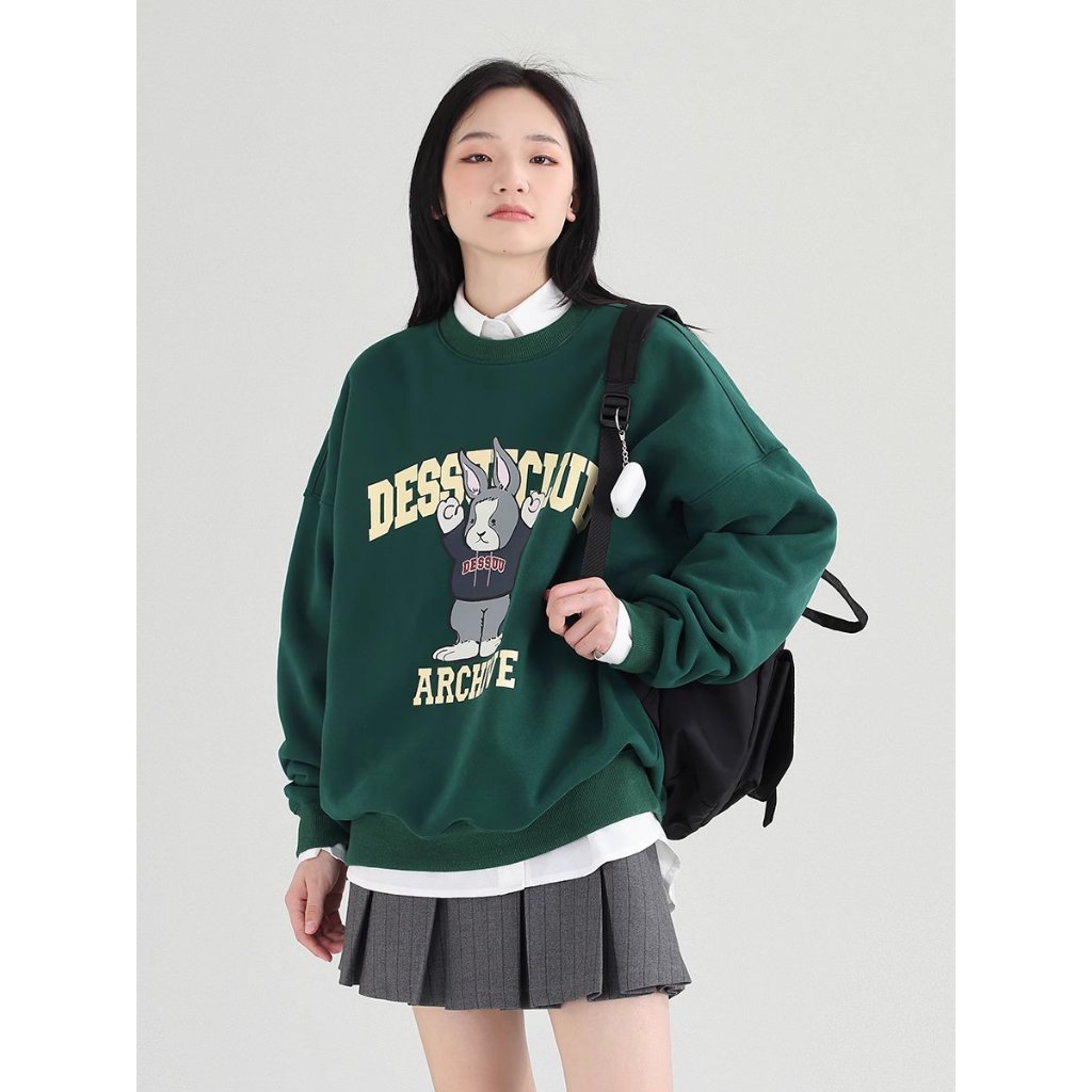 Áo sweater Dessuu cổ tròn dài tay họa tiết in hình thỏ giơ tay