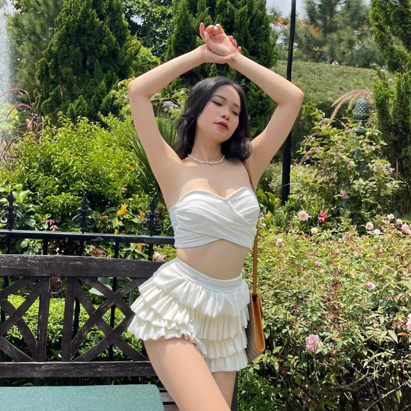 Áo ống cúp ngực dáng croptop 2 lớp co giãn màu trắng đen | NALA Studio