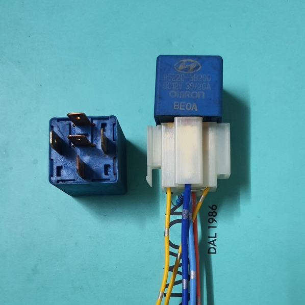 Nhật Zin Tháo Xe Rơle Huyndai - Omron thân vuông 12v, 5 chân