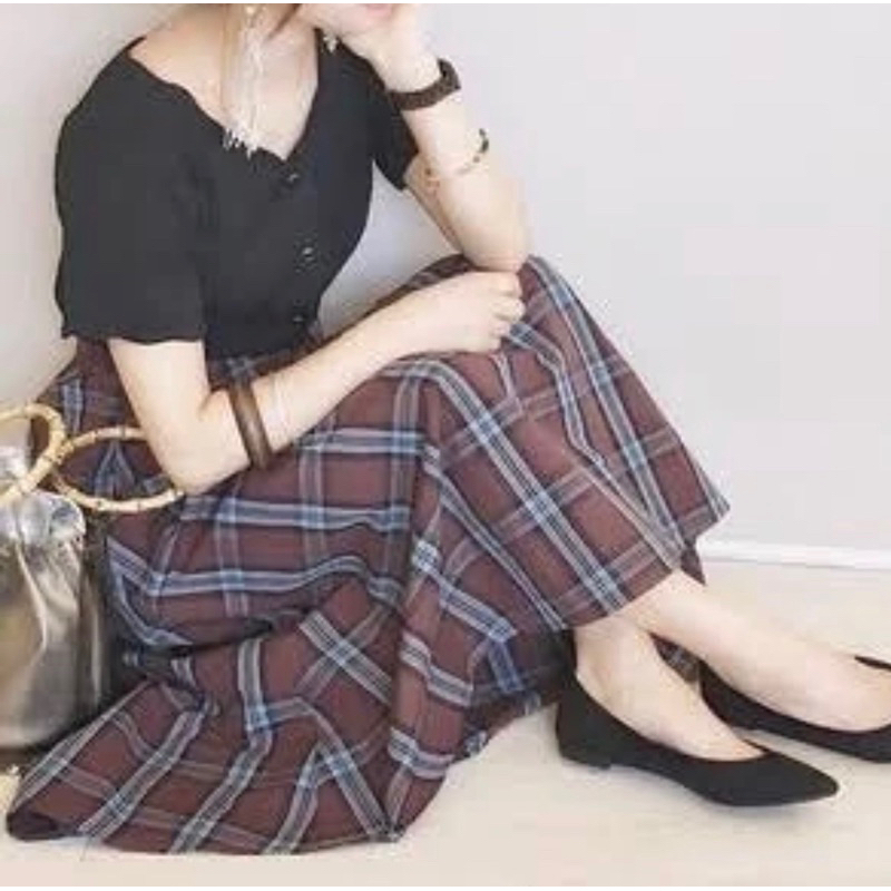 Chân váy kẻ cAro hiệu Gu Nhật bản