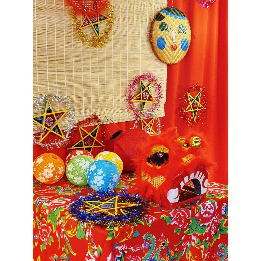 Vải con công làm phông nền, trải bàn, rèm trang trí noel, tết Tinh Hoa Việt