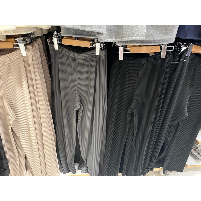 QUẦN SUÔNG XẾP LY Uni MUA TẠI NHẬT