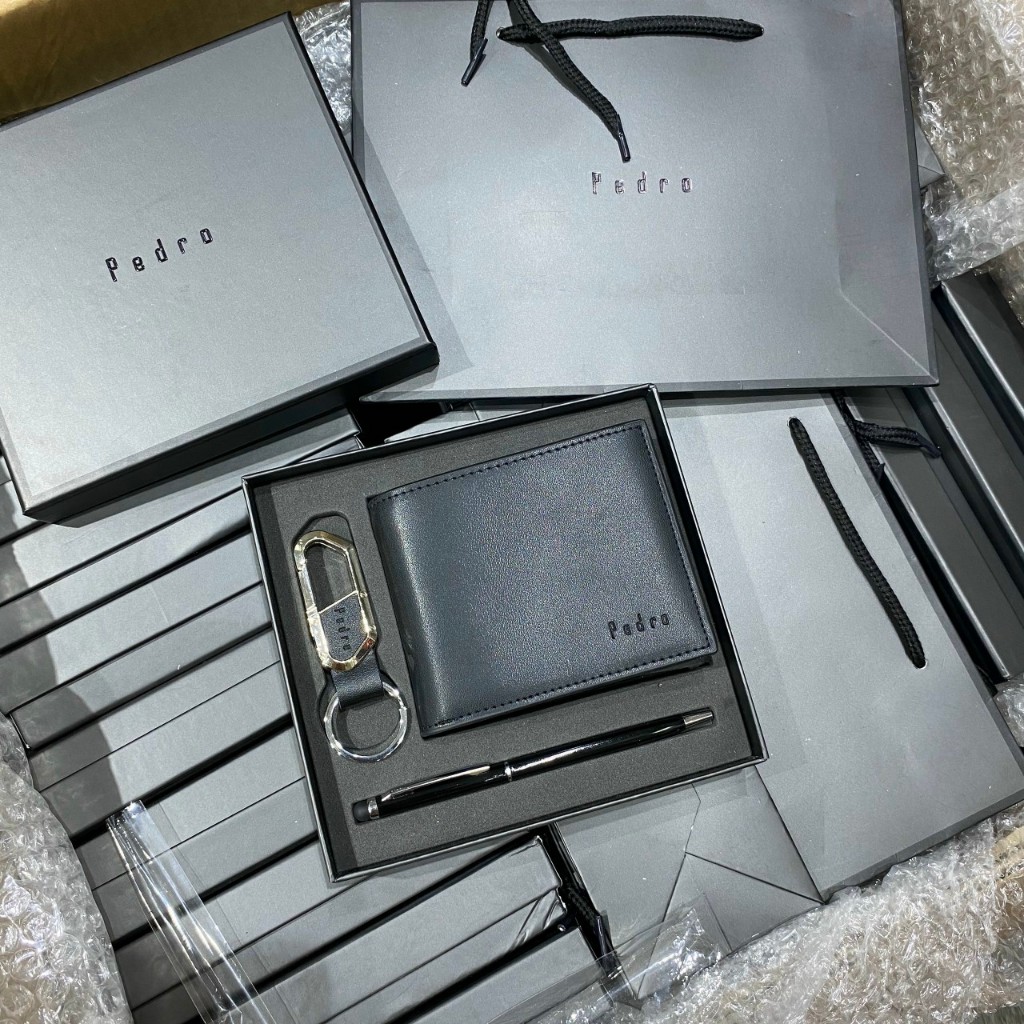 Ví nam pedro mẫu mới kèm bút, móc khóa full túi giấy, box