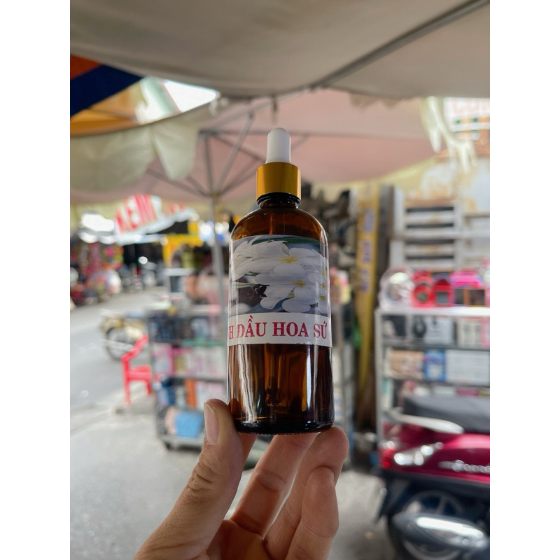 Tinh dầu hoa sứ trắng làm nến thơm 100 ml .