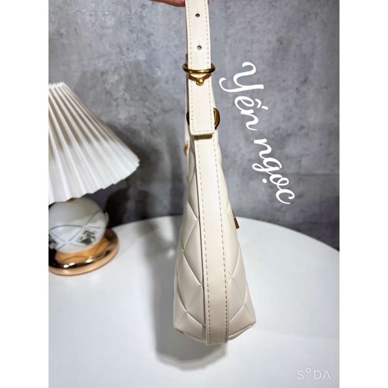 Túi kẹp nách trám khoá chéo mặt trước kèm 2 dây đeo Da PU